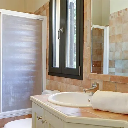 Sleeps 4 Pool Air Con Wifi 빌라 Kaligata