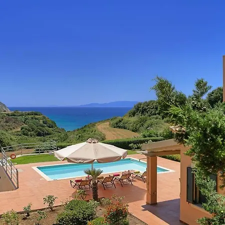 Sleeps 4 Pool Air Con Wifi