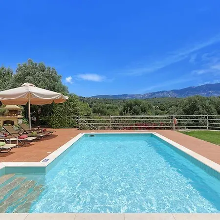 Sleeps 4 Pool Air Con Wifi 빌라 Kaligata